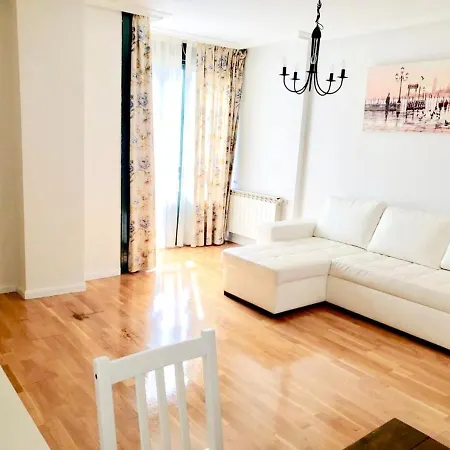Apartment Calle Cronista Gil González Dávila *
